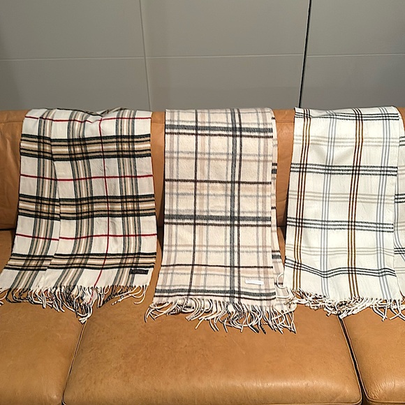 Scarf Addict. 1 Burberry lambswool 2 100% cashmere 3 Macy’s. Long & soft. - Picture 1 of 3